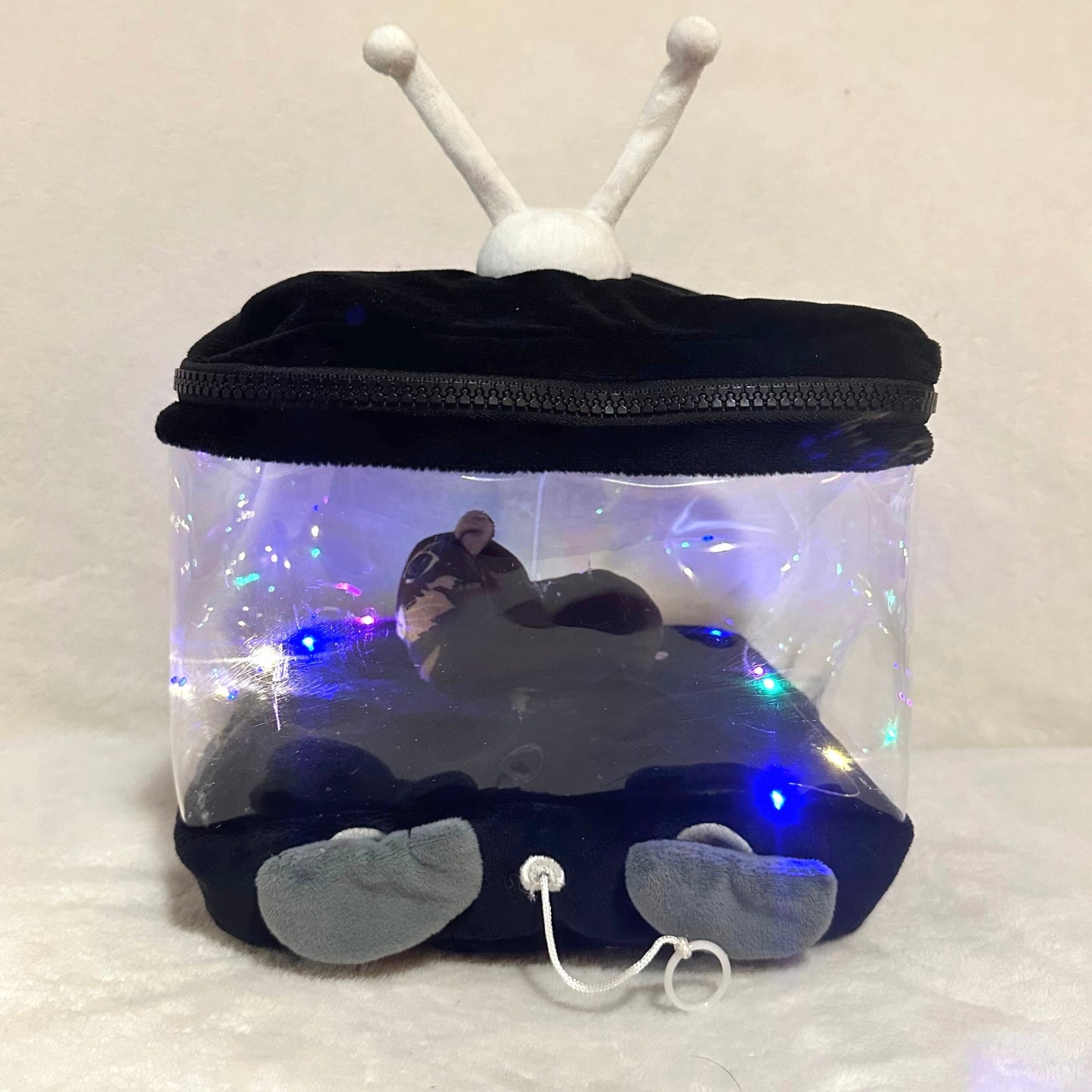 Free gift! OiiAii Spinning cat inside TV-  plushy toy/Cat toy - With built in sound & multifunction lights